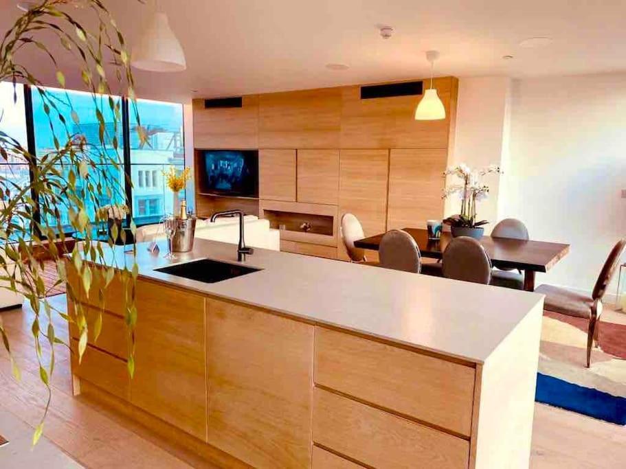Large 3 Bed 3 Bathrooms Penthouse With Terrace And City Views In London Exteriör bild