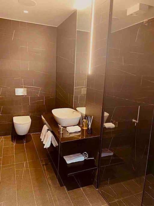 Large 3 Bed 3 Bathrooms Penthouse With Terrace And City Views In London Exteriör bild