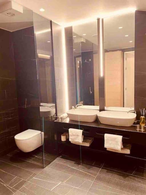 Large 3 Bed 3 Bathrooms Penthouse With Terrace And City Views In London Exteriör bild